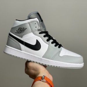 Air Jordan 1 "Smoky Ash"